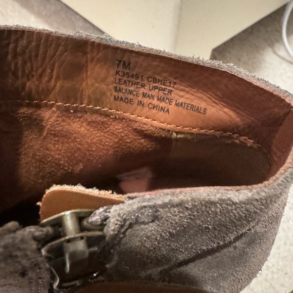 Booties stacked cool heel detail 7. - Picture 5 of 7